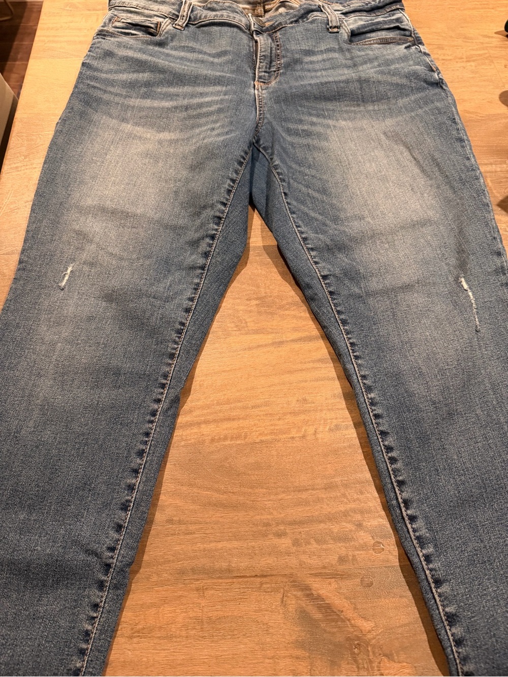 Kut from the Kloth Catherine Boyfriend Jeans in Light Blue Wash 14W - Picture 2 of 9